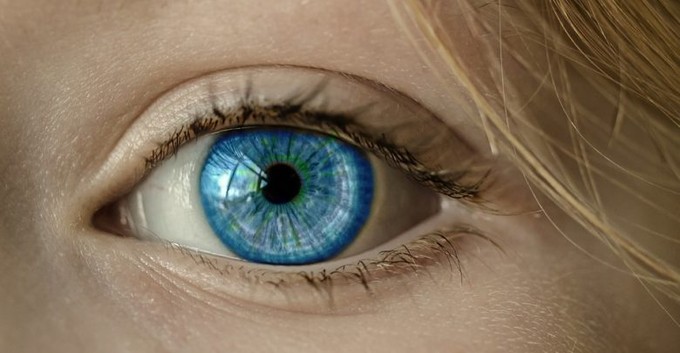 Εγκρίθηκε στις ΗΠΑ η πρώτη τεχνητή ίριδα για τα μάτια